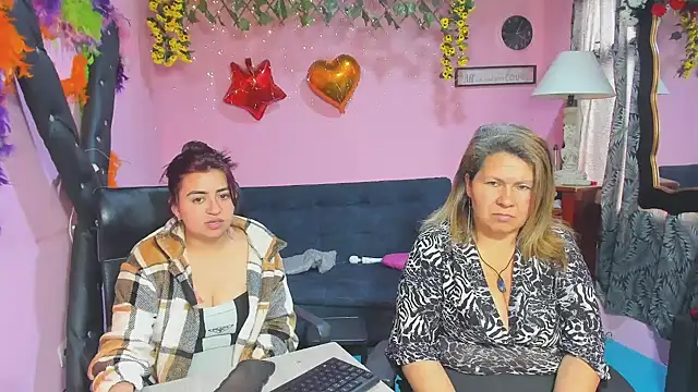 lesbiancuple Adlı Modelin Canlı XXX Sohbeti