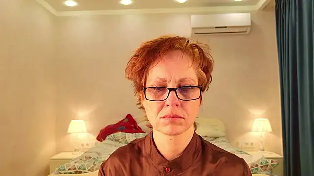 LioraWeissのライブXXXチャット