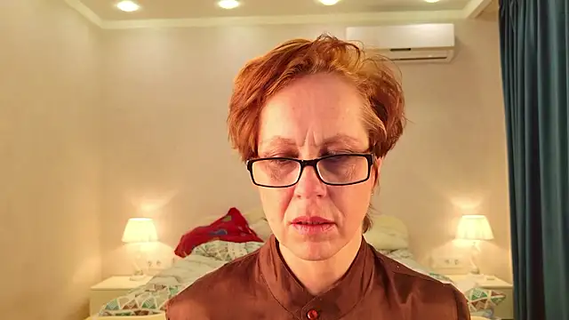 LioraWeiss: онлайн-секс-чат