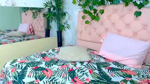 zara_cute élő XXX-chatje