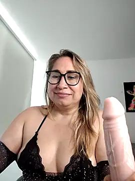 Chatroom XXX en direct de KamiSspencer