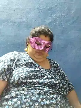 XXX chat uživo modela tamilthanushri