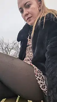 Risky_julia2330 Adlı Modelin Canlı XXX Sohbeti