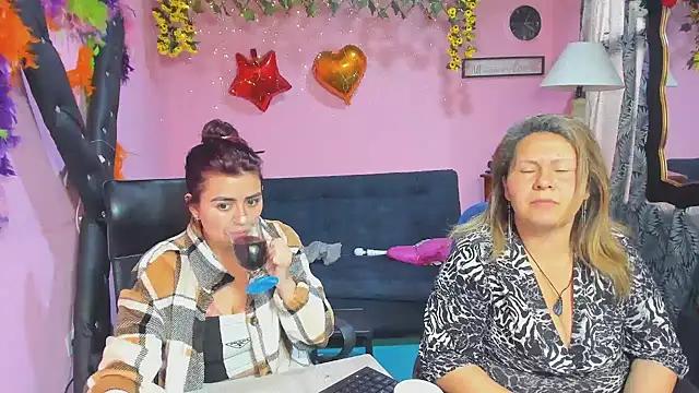 lesbiancuple élő XXX-chatje