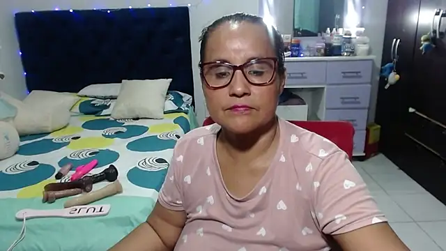 Show modela pervert_mommy_ na web-kameri