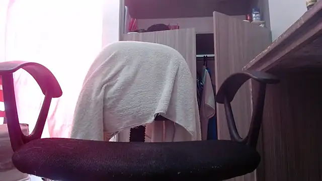 Chat XXX en directo de nicolle_milf1978