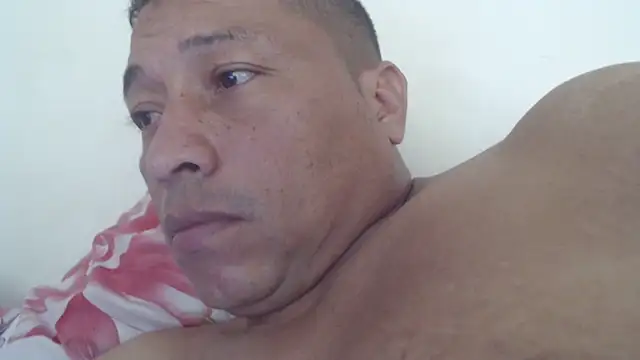 pareja_latina1483 Chat XXX live