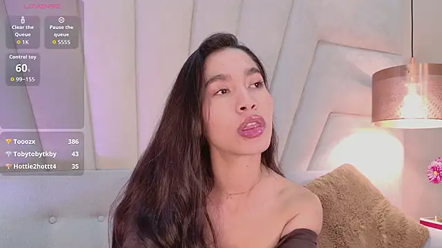 JuliaaVega 现场XXX聊天