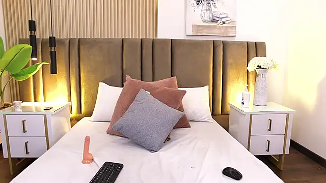 SaraLugo Adlı Modelin Canlı XXX Sohbeti