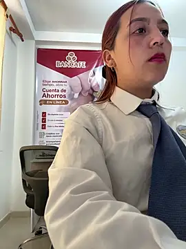 Emily-7_ Adlı Modelin Canlı XXX Sohbeti