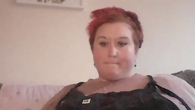 Chat +18 de BustyRedxx ao vivo