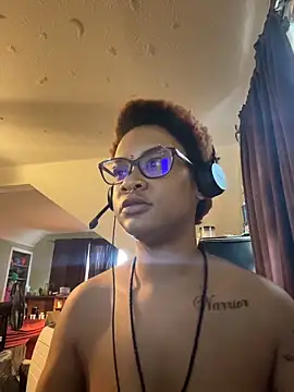 Chat +18 de nickytheehawtie ao vivo