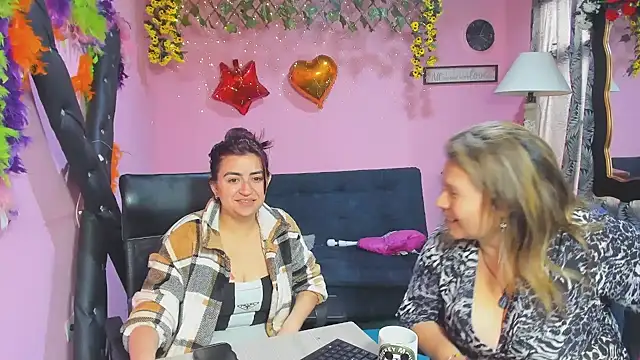 Sembang XXX Secara Langsung lesbiancuple