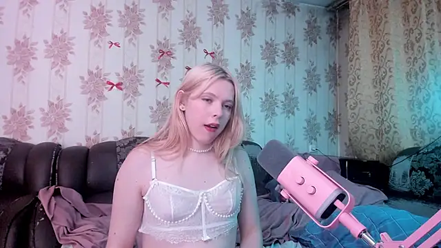 Cutie_Bambi Adlı Modelin Web Kamerası Şovu