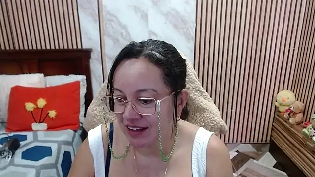 Sonialorens_ Chat XXX in diretta