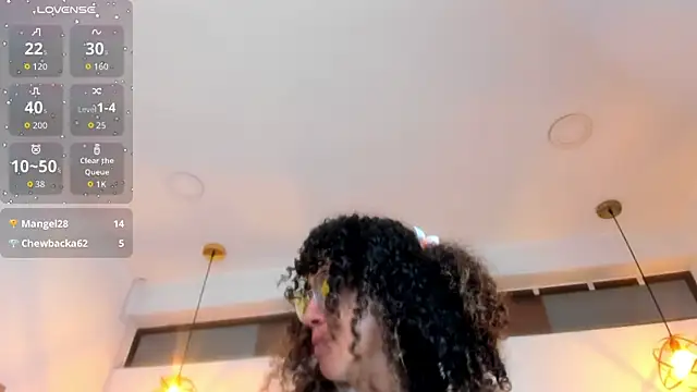 Chat +18 de Hanna_Cornee_ ao vivo