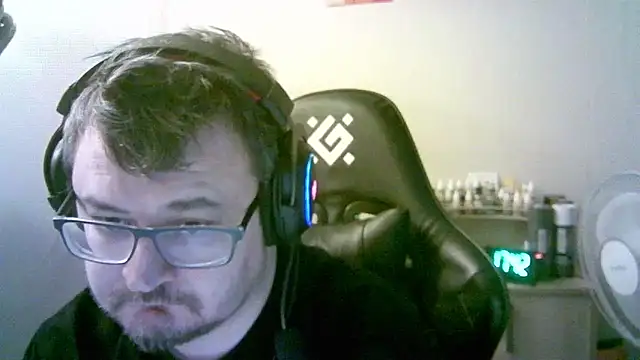 Chat +18 de SirAbuser ao vivo