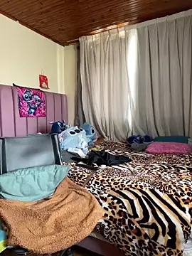 CoraVibes Adlı Modelin Canlı XXX Sohbeti