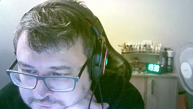 Chatroom XXX en direct de SirAbuser