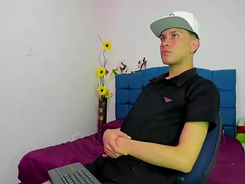 Chatroom XXX en direct de Ailanys_Miller