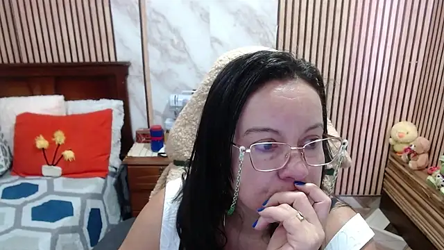 Sonialorens_ Live XXX Chat