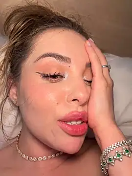 Alirawrz Live XXX Chat