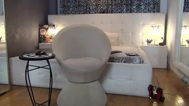 LadyValeriaXO's Live XXX Chat