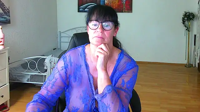 Syllyn Live XXX chat