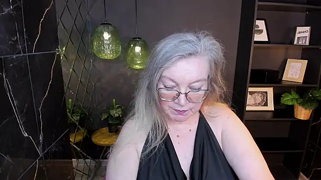 Chat +18 de NataliMellow ao vivo