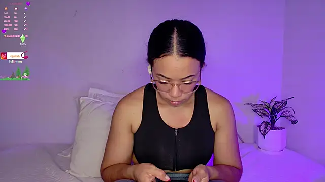 Chat +18 de carolgaita ao vivo