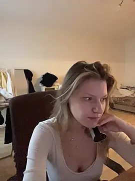 MaryHiggins' Live XXX Chat