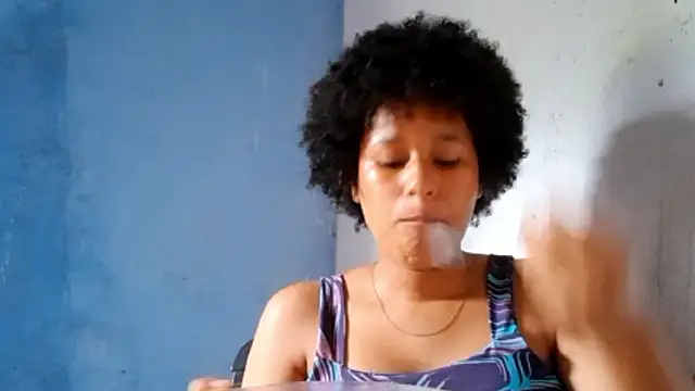 Chat XXX en directo de MadelynStamant