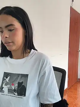 kitty_rousse01's Webcam Show