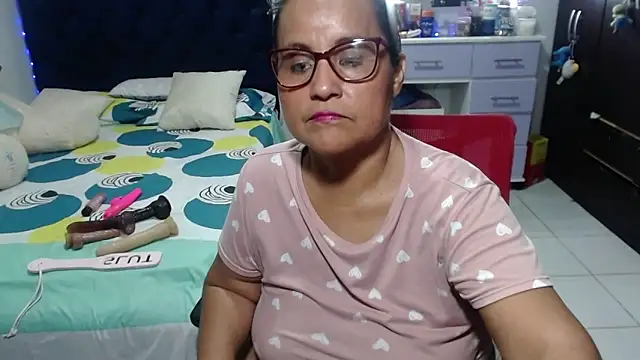 Chat +18 de pervert_mommy_ ao vivo