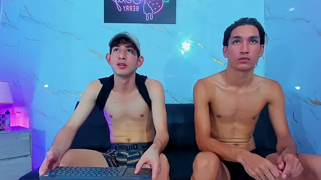 Pokazy przed kamerką – Spicy_guys