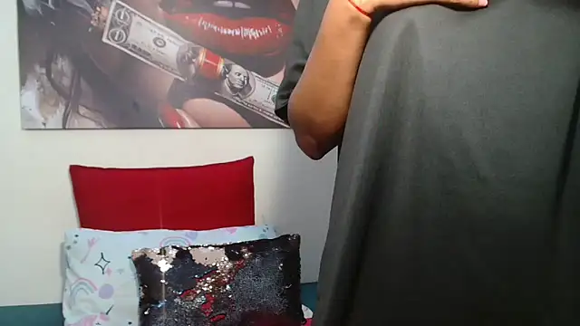 Moreish-06's Live XXX Chat