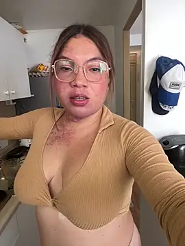 WHITEWOMEN_2's Live XXX Chat