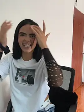 kitty_rousse01's Live XXX Chat