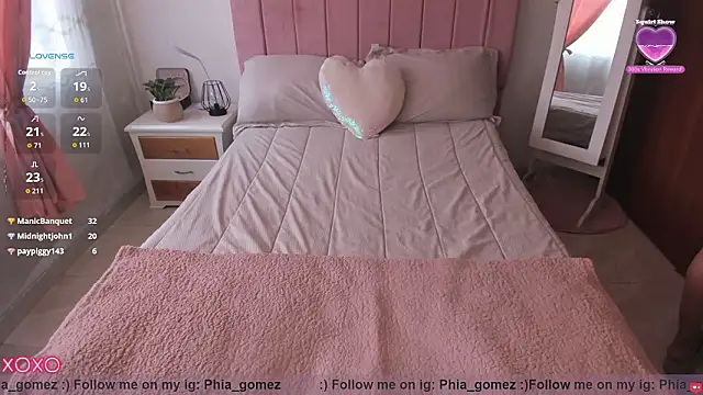 whitneyhotn Live XXX chat