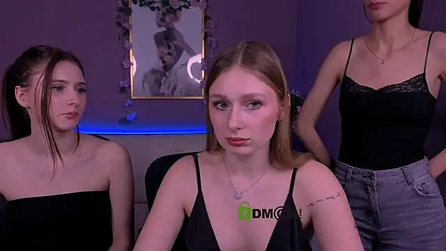 nekky_mouse élő XXX-chatje