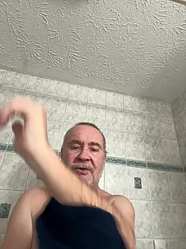 Jcaspen: διαδικτυακό σόου στην κάμερα