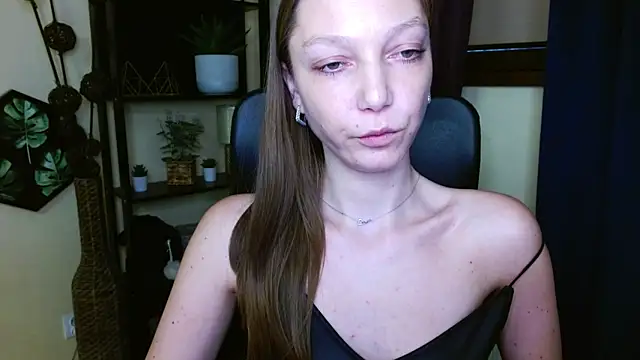XXX chat uživo modela EmillyPlay