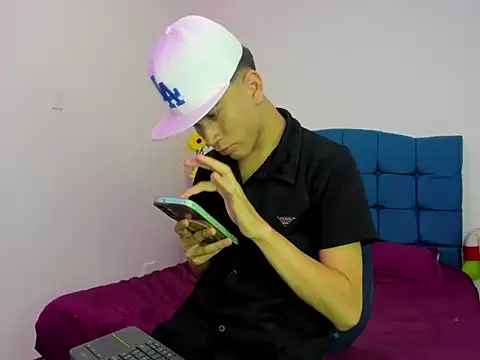 Ailanys_Miller webkamerás műsora