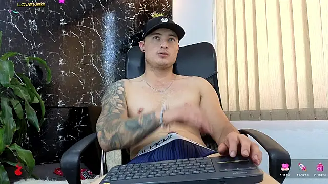 Alexander_ferre's Live XXX Chat