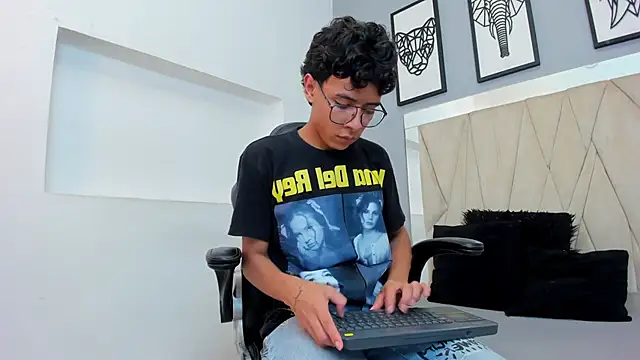 adams_bobby Pertunjukan Webcam