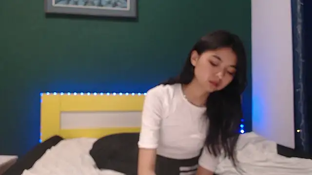 Shy_Kira's Live XXX Chat