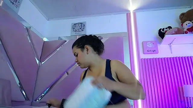 _Miaaleon's Live XXX Chat