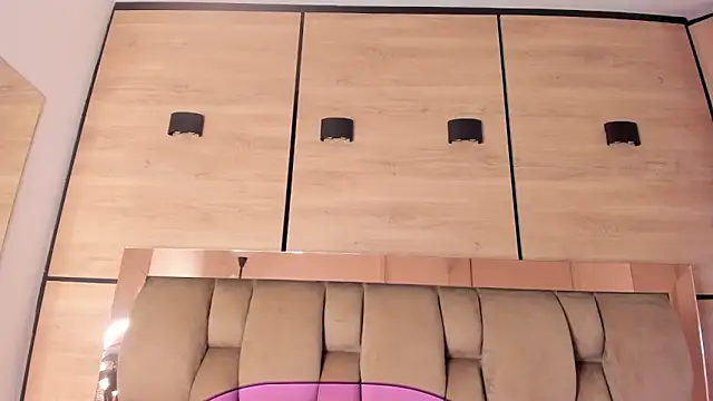 karol_lewiss Chat XXX live