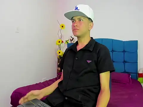 Pertunjukan Kamera Web Ailanys_Miller