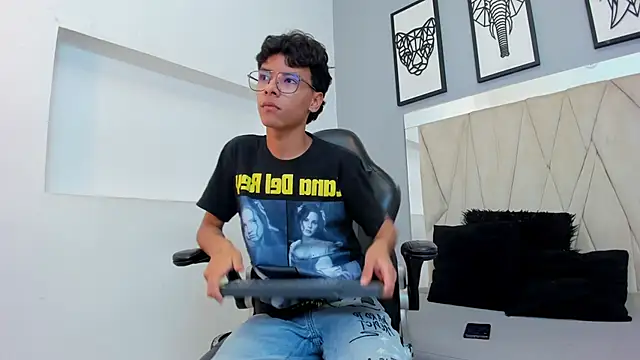 adams_bobby 在線直播表演